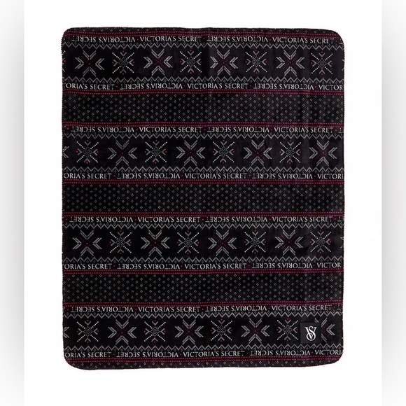 Victoria secret plush blanket for the holidays new in plastic - Picture 4 of 6